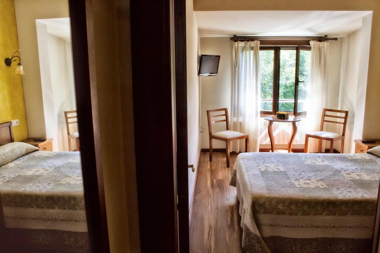 Hotel Covadonga Onís エクステリア 写真