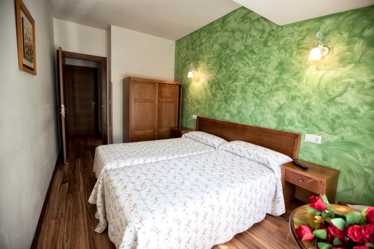 Hotel Covadonga Onís エクステリア 写真