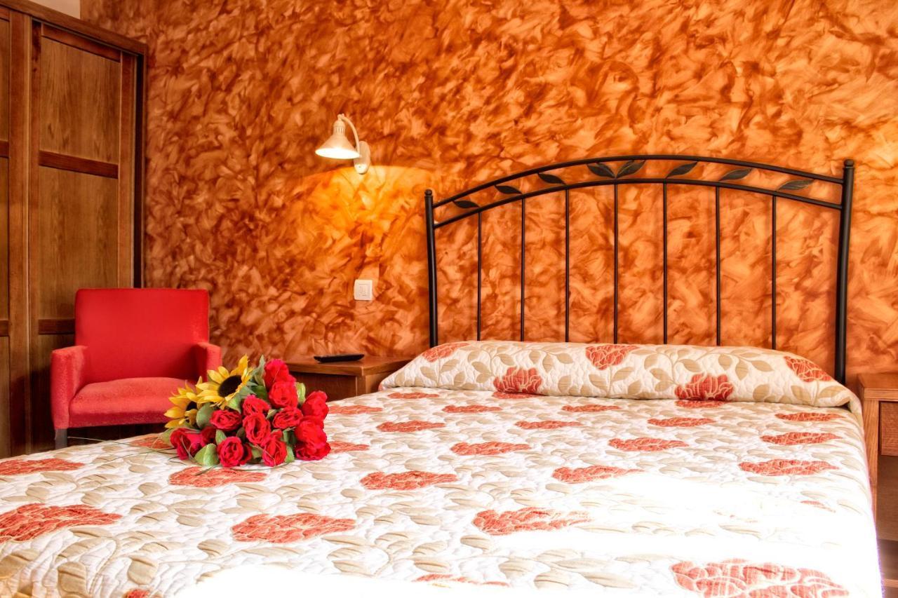 Hotel Covadonga Onís エクステリア 写真