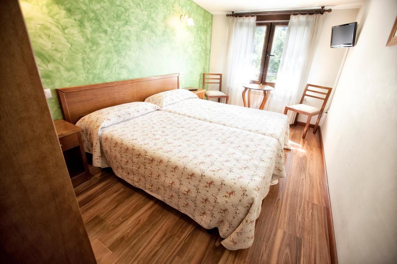 Hotel Covadonga Onís エクステリア 写真