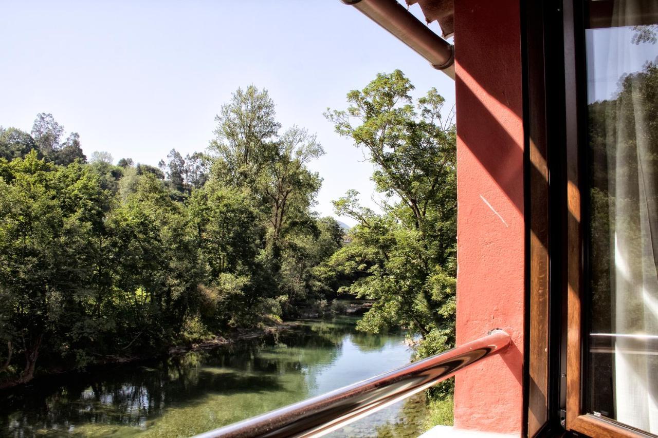 Hotel Covadonga Onís エクステリア 写真